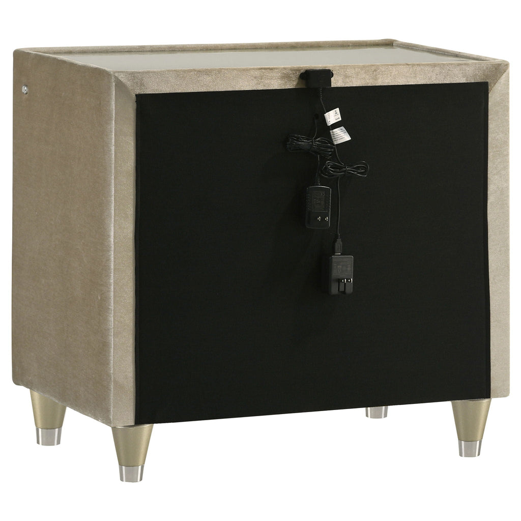 Lorient 5-piece Queen Bedroom Set Ivory and Camel